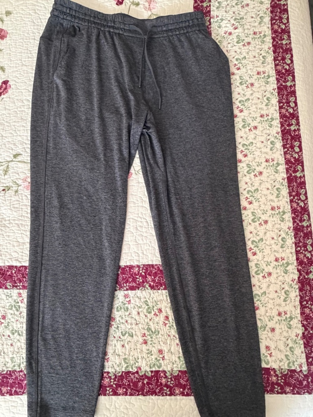 ululemon Soft Jersey Jogger Men’s L Regular – Heathered Black/ Graphite Grey
